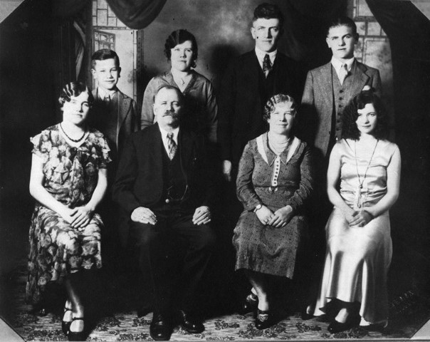 Mylnar family older1920235